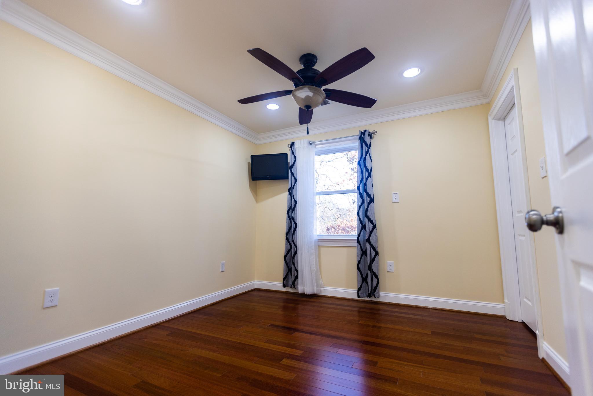 8535 Forest Street Annandale, VA 22003 - Photo 53 of 98 Bedroom 2-1