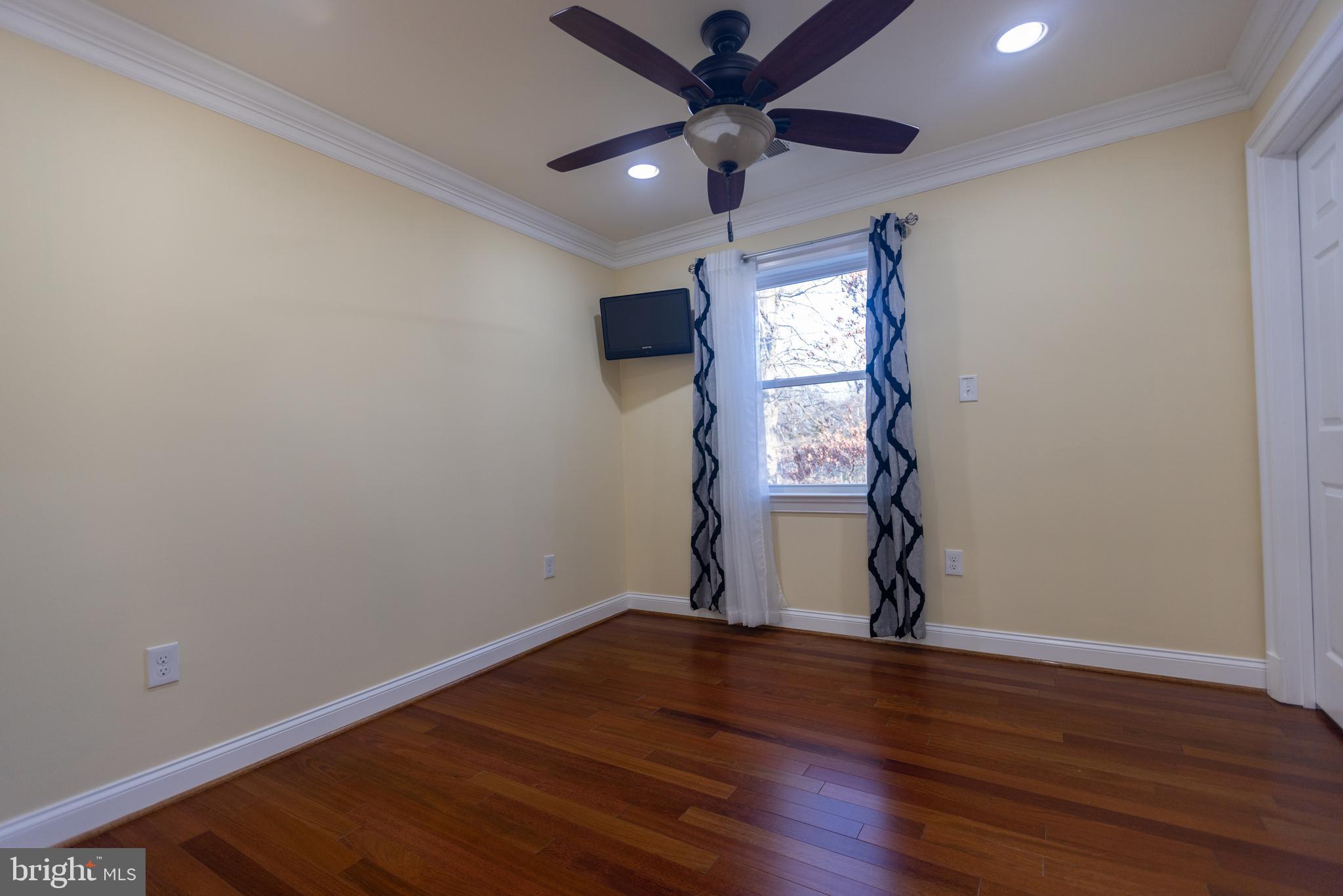 8535 Forest Street Annandale, VA 22003 - Photo 54 of 98 Bedroom 2-2