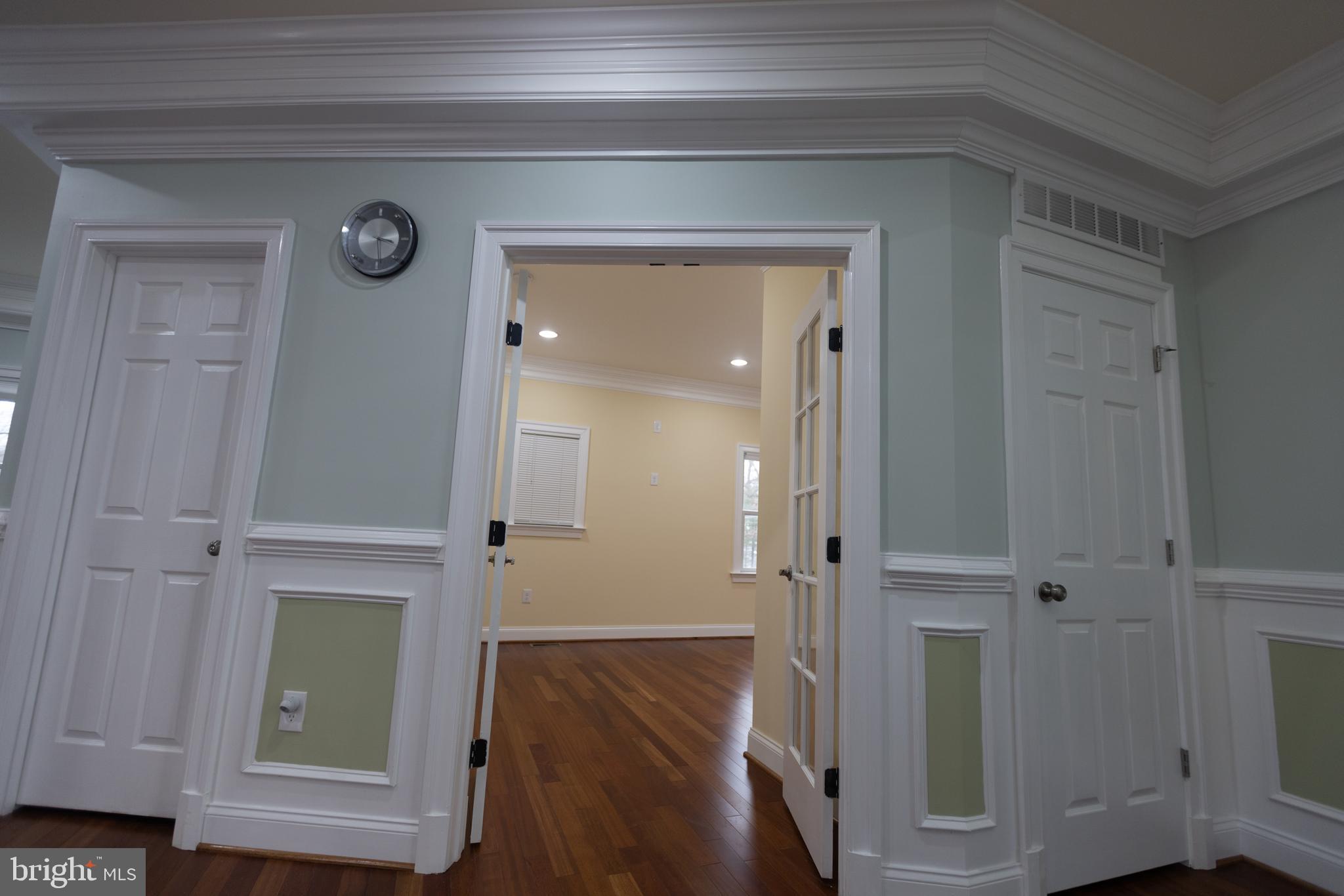 8535 Forest Street Annandale, VA 22003 - Photo 8 of 98 Library Entry