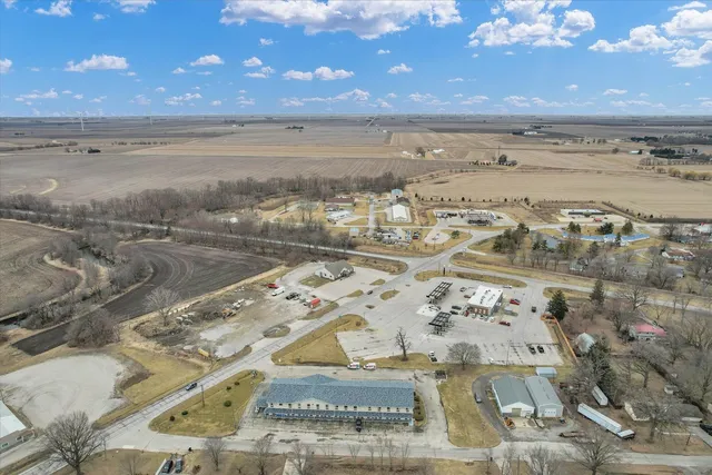 $149,900 | 940 East Clinton Avenue, Farmer City, IL 61842