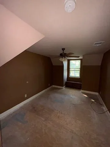 a view of empty room with window