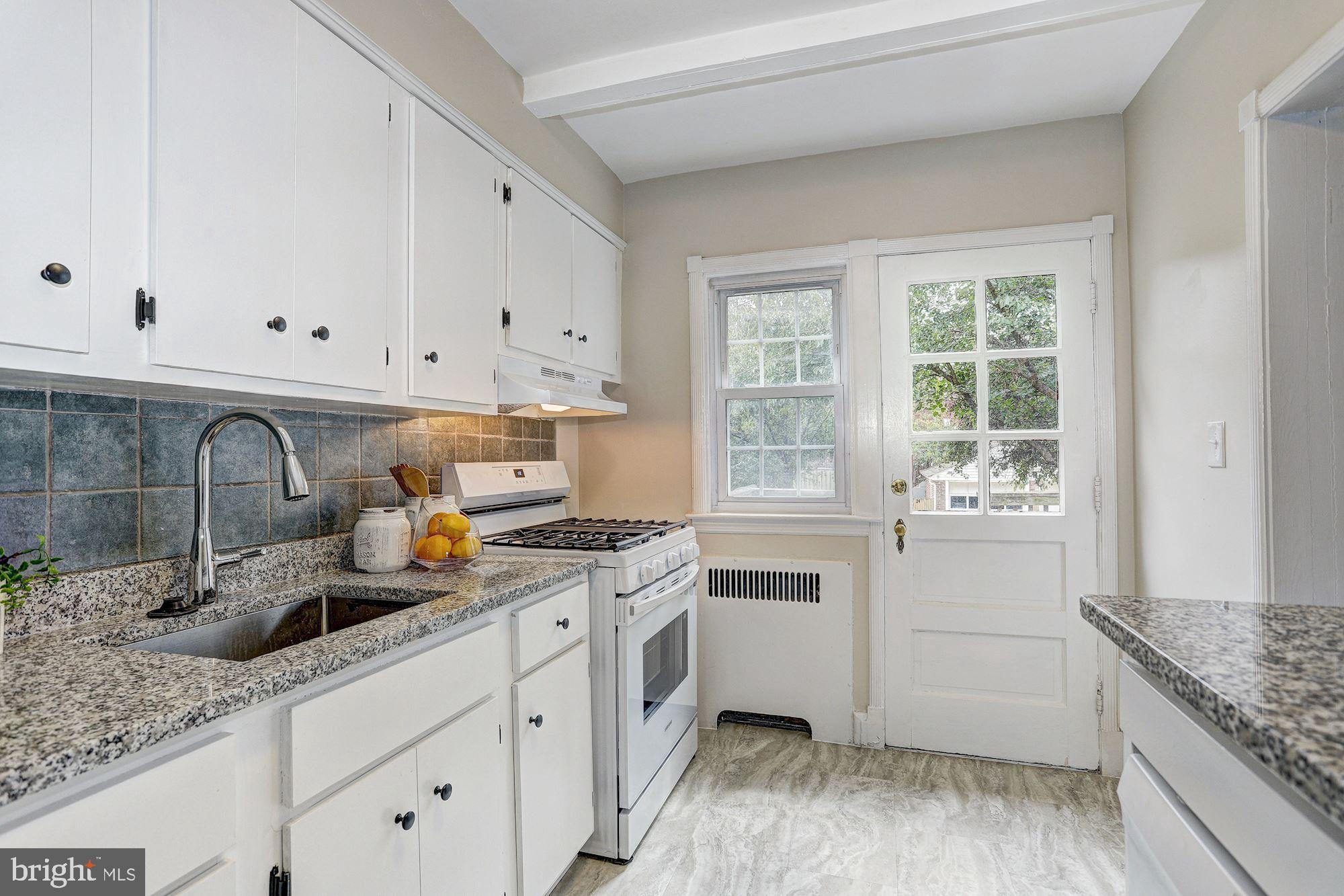 23 Murdock Road Baltimore, MD 21212 - Photo 14 of 36 Kitchen