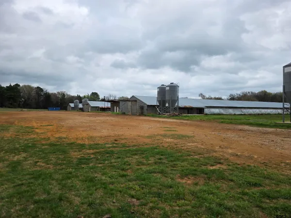 $1,043,200 | 1886 Opossum Road, Pittsburg, TX 75686