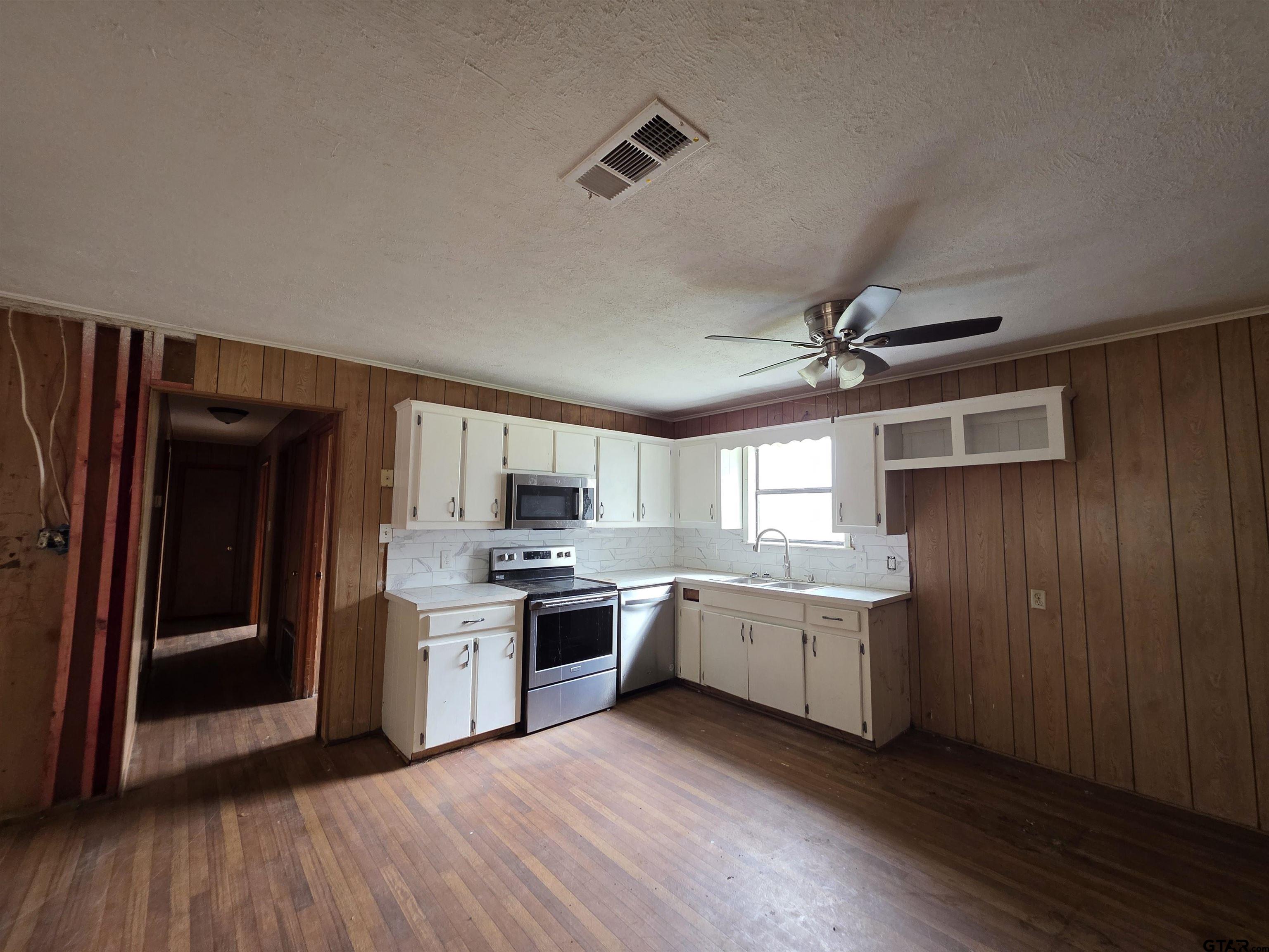 1886 Opossum Road Pittsburg, TX 75686 - Photo 11 of 22