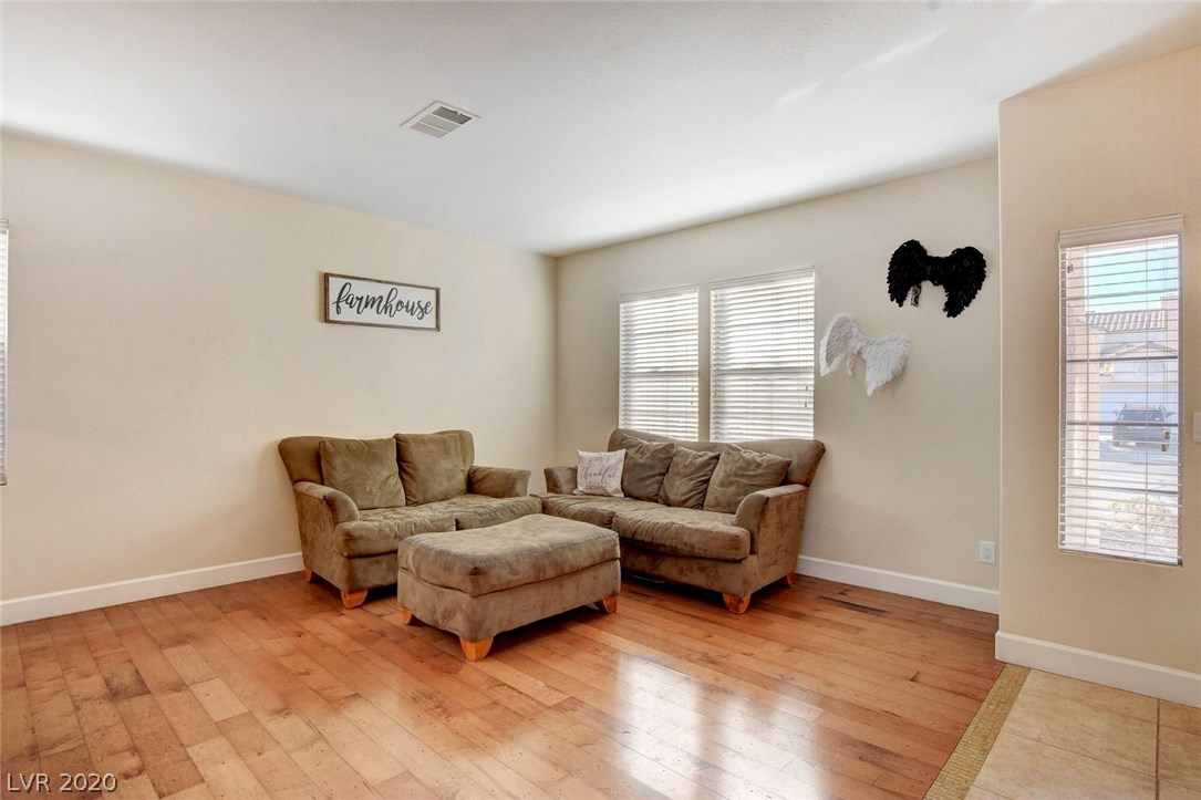 817 Bitterroot Street Henderson, NV 89002 - Photo 5 of 44 Gallery Image 5