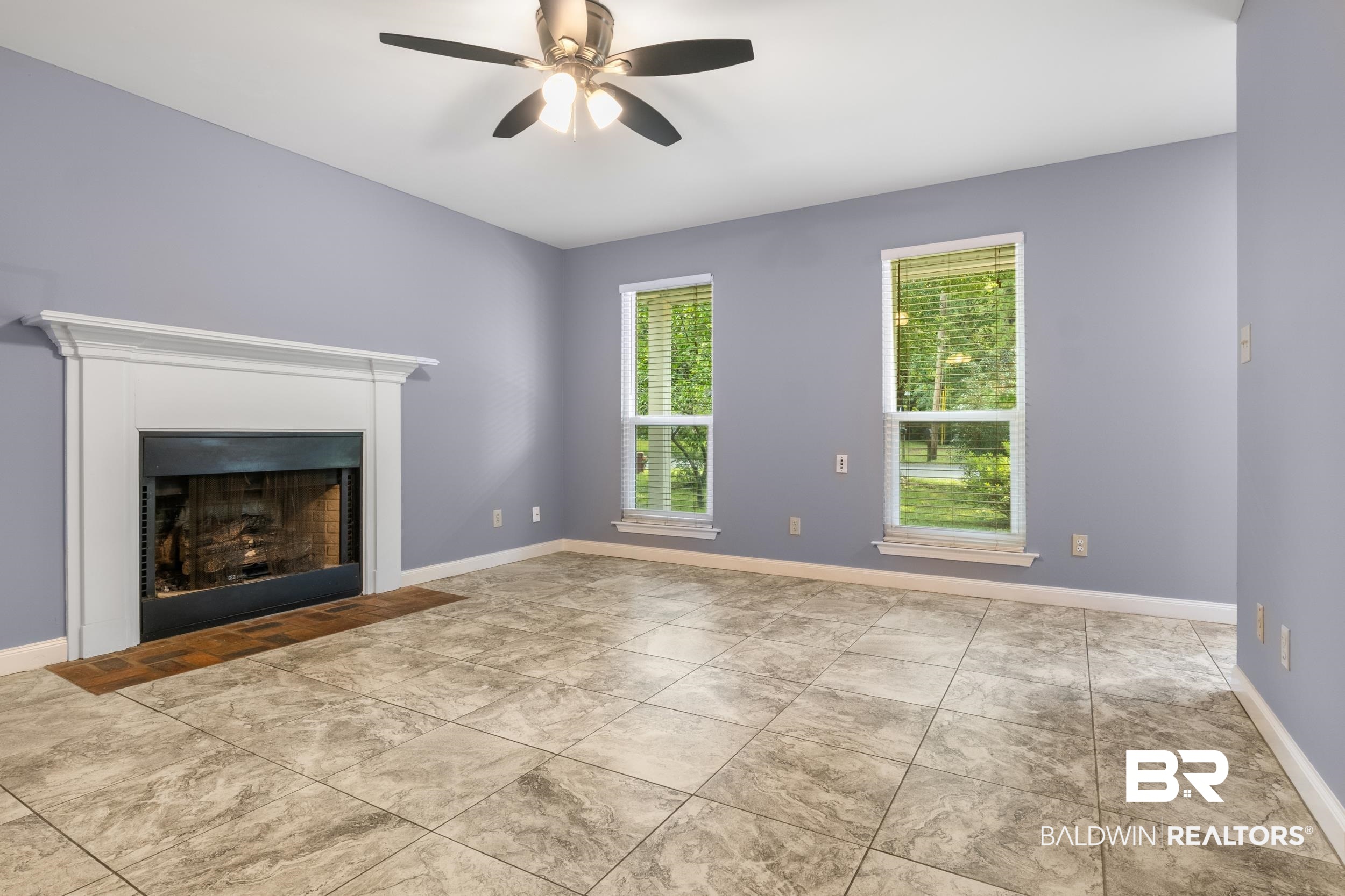 150 Montclair Loop Daphne, AL 36526 - Photo 14 of 29 Living Room