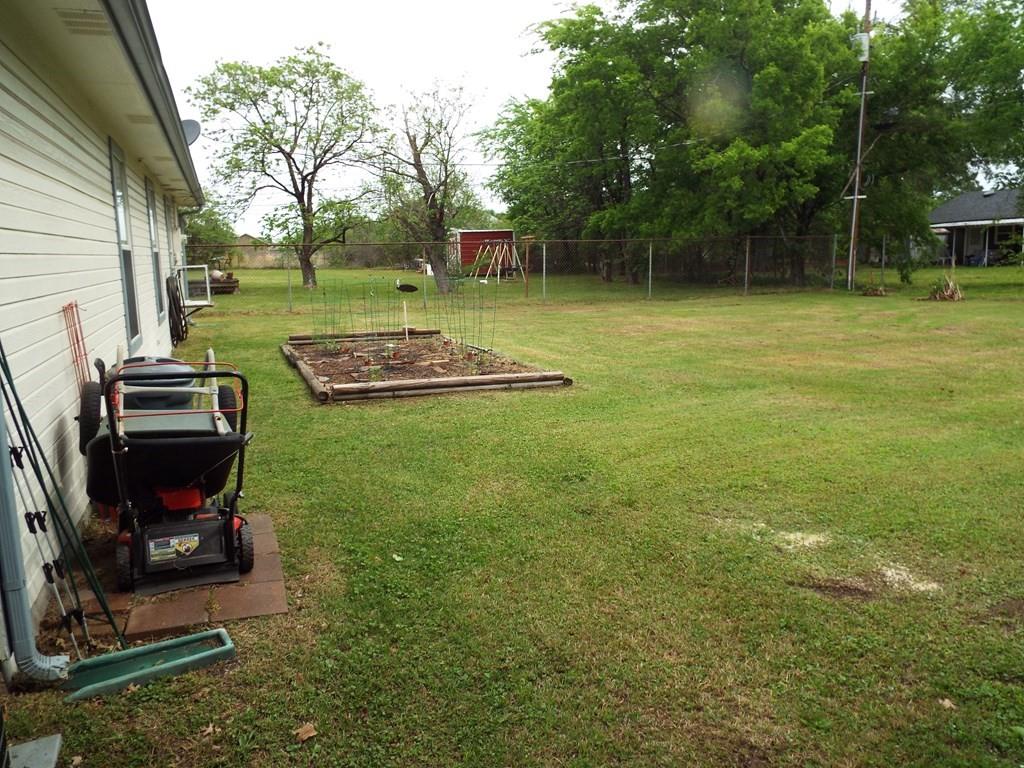 214 Masthead Road Gun Barrel City, TX 75156 - Photo 2 of 16