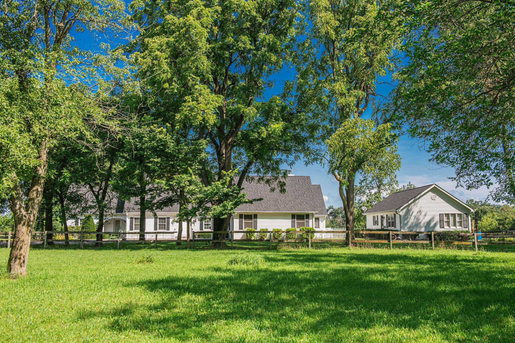 27490 West Wilmot Road Antioch, IL 60002 - Photo 2 of 45