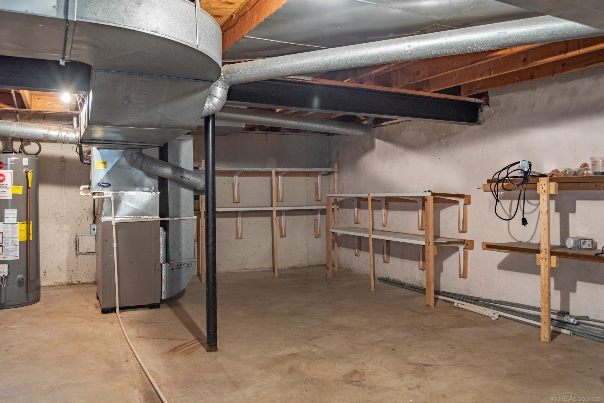 3088 Elmcrest Road Sterling Heights, MI 48310 - Photo 42 of 50 50174668-a42a912b-f3b8-401e-8b24-bd63dd84d8e2.JPG