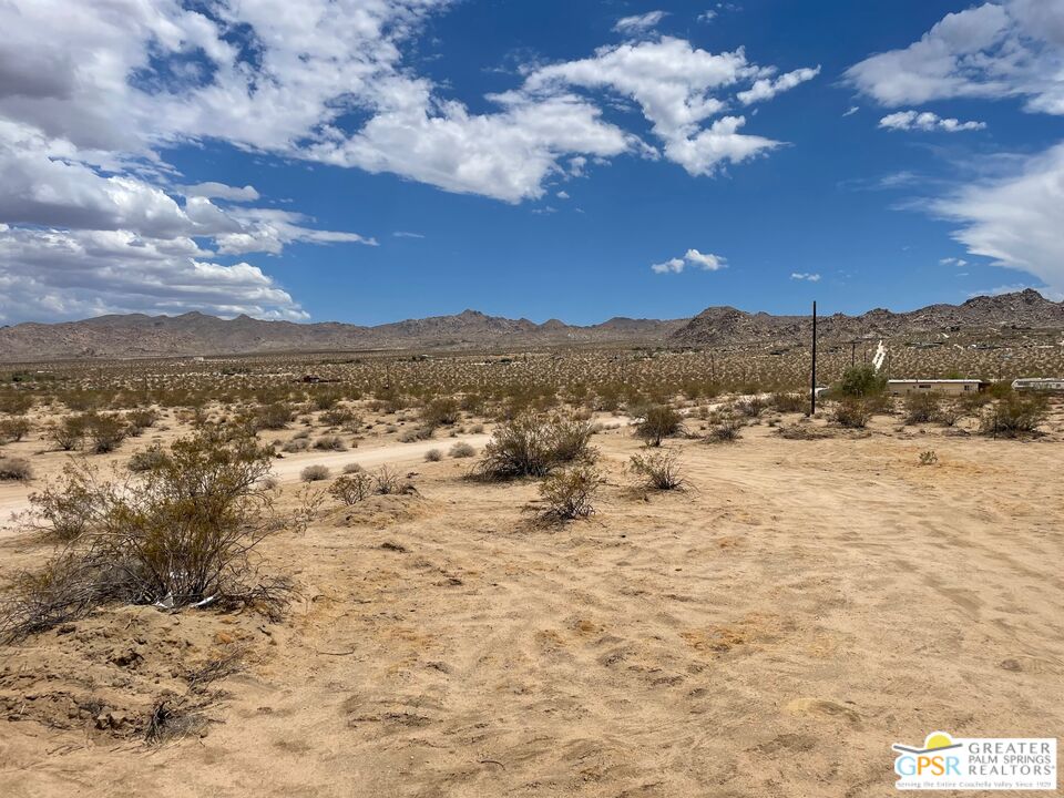 1 Sunever Road Joshua Tree, CA 92252 - Photo 4 of 14
