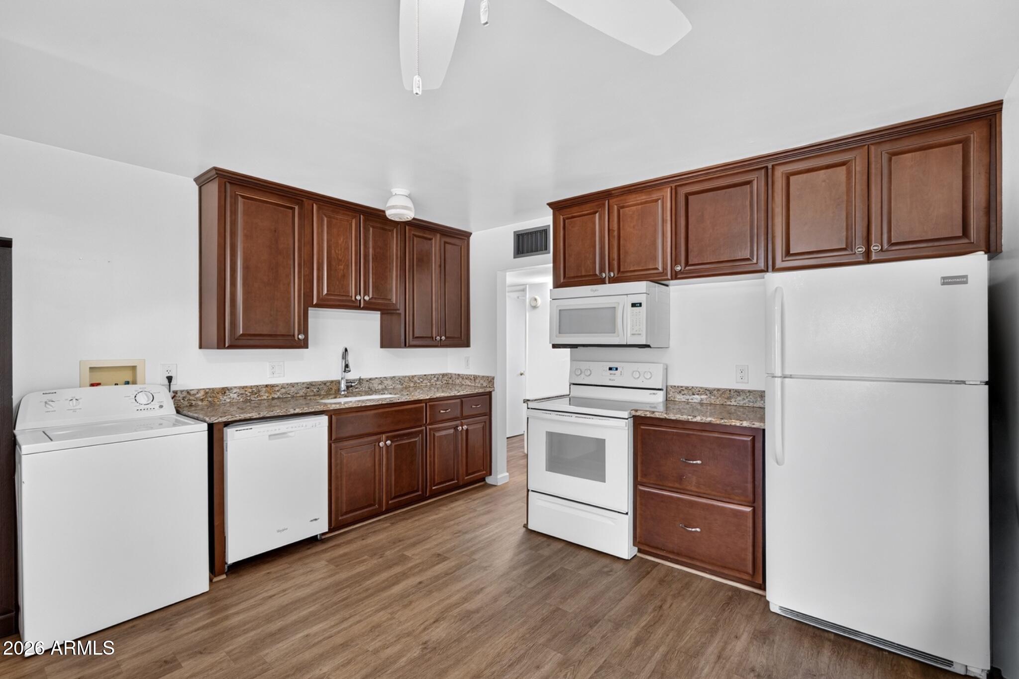 1711 South Roberts Road Tempe, AZ 85281 - Photo 7 of 36