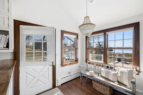 $5,350,000 | 11 East Harbor Drive, Sag Harbor, NY 11963