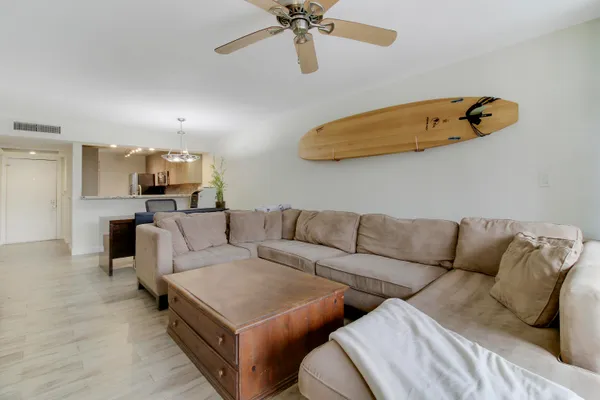 $2,600 | 9 Royal Palm Way, Unit 105, Boca Raton, FL 33432