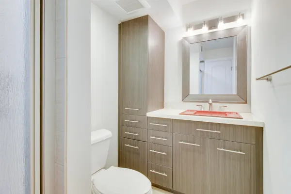 $2,600 | 9 Royal Palm Way, Unit 105, Boca Raton, FL 33432