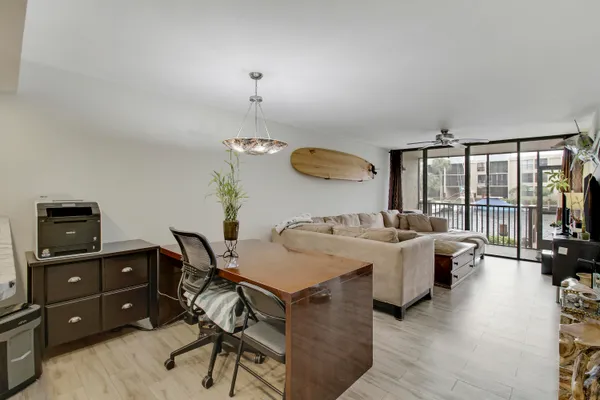 $2,600 | 9 Royal Palm Way, Unit 105, Boca Raton, FL 33432