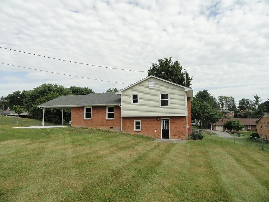 740 Atkinson Road Christiansburg, VA 24073 - Photo 16 of 16 740 Atkinson Dr Back