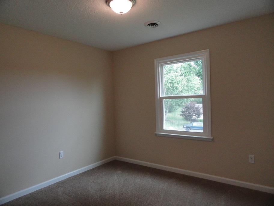 740 Atkinson Road Christiansburg, VA 24073 - Photo 7 of 16 740 Atkinson Dr Bedroom 3