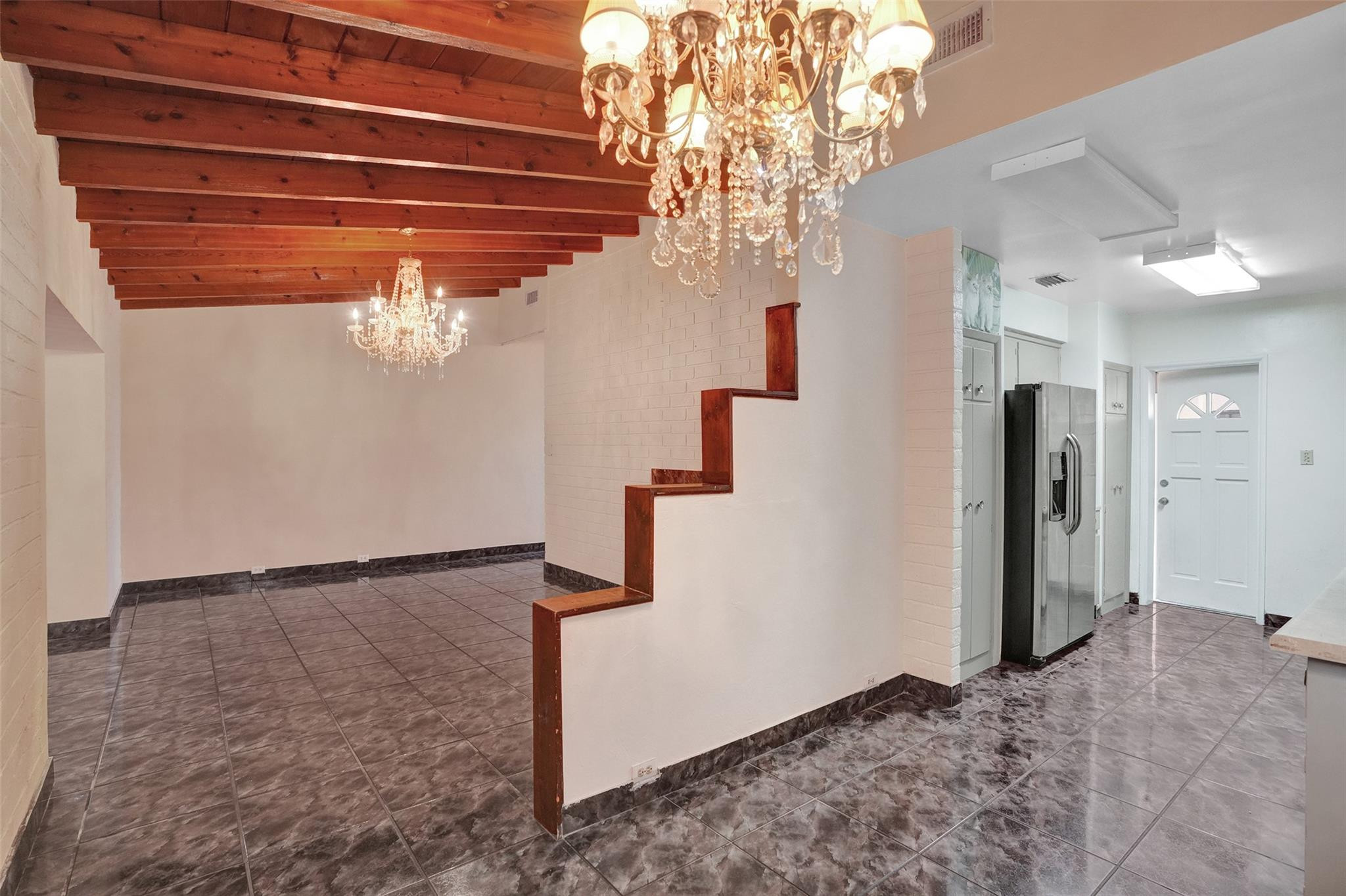 225 Pocatella Street Miami Springs, FL 33166 - Photo 10 of 56 a view of a hallway to a room