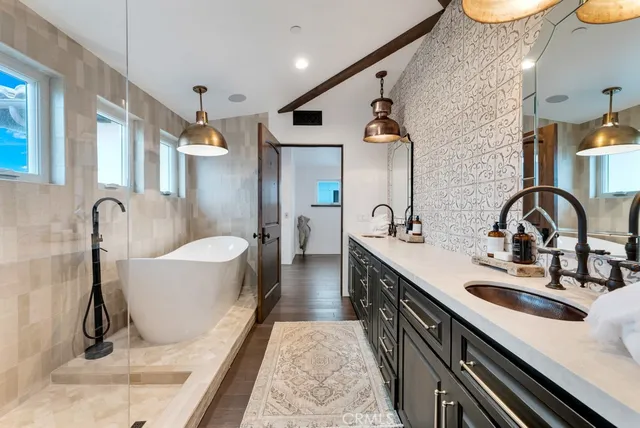 a view of a entryway