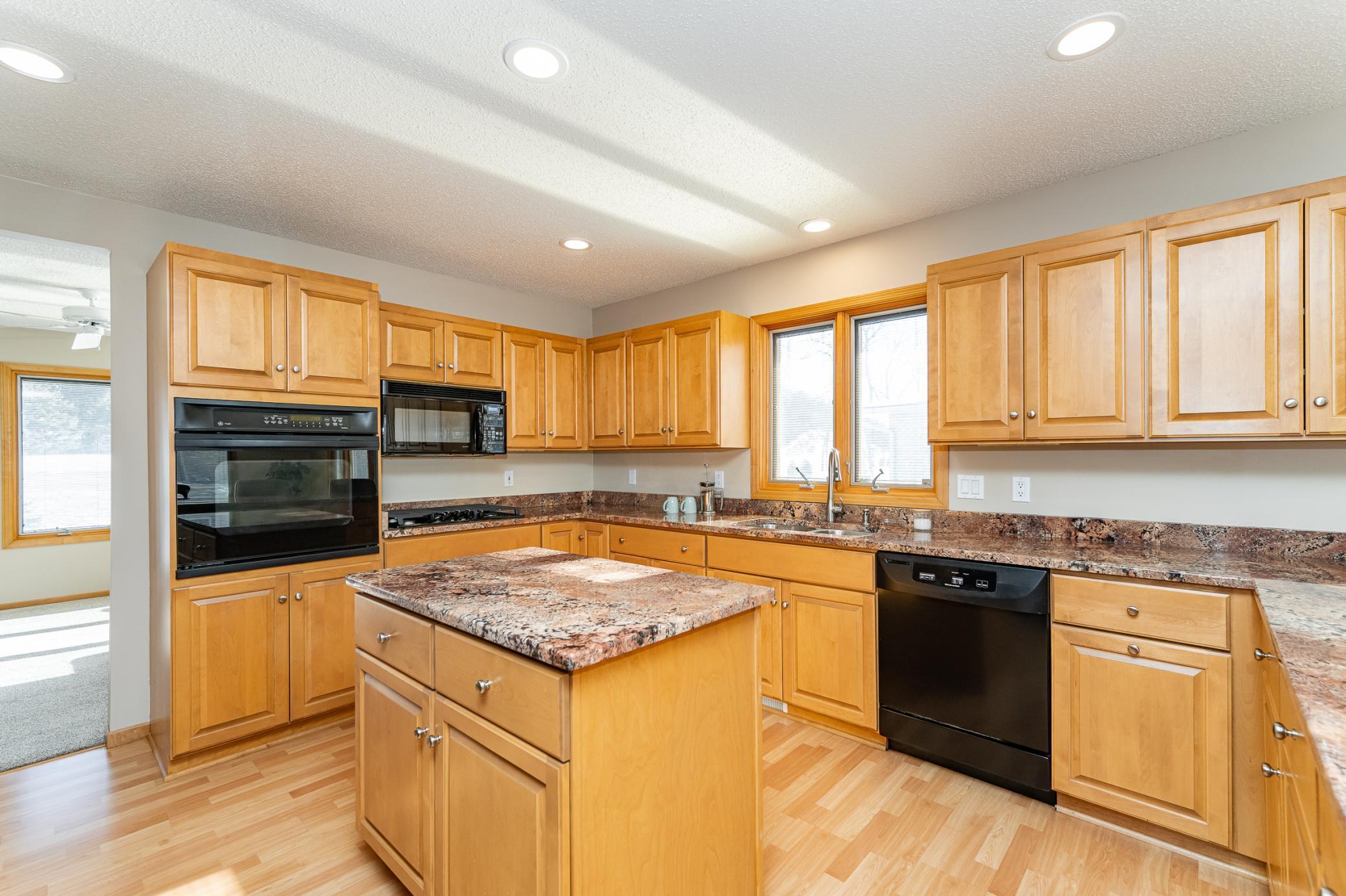 295 Salem Point Drive Southwest Rochester, MN 55902 - Photo 11 of 40