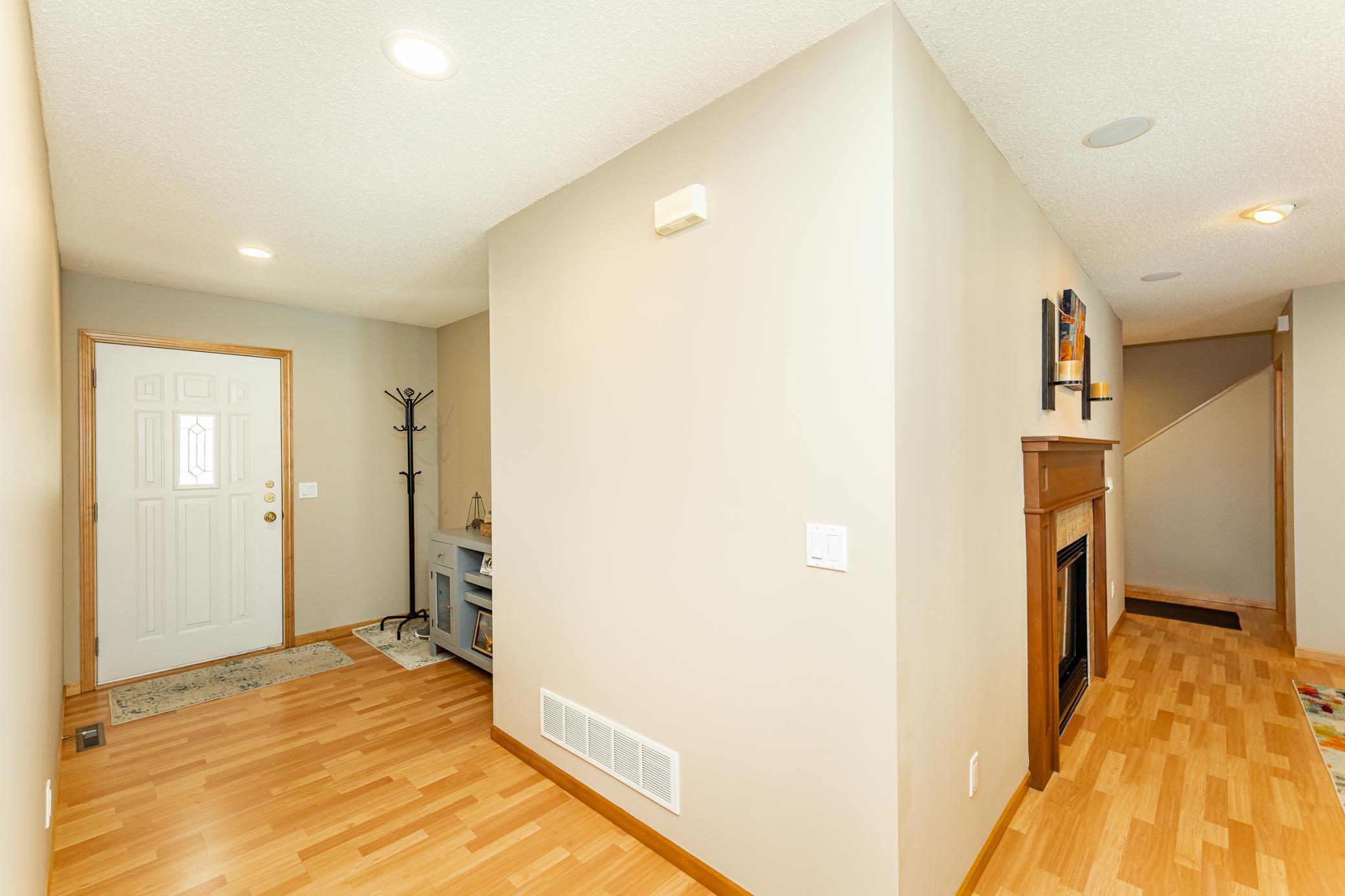 295 Salem Point Drive Southwest Rochester, MN 55902 - Photo 3 of 40