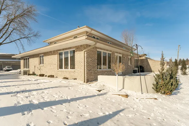 $475,000 | 295 Salem Point Drive Southwest, Rochester, MN 55902