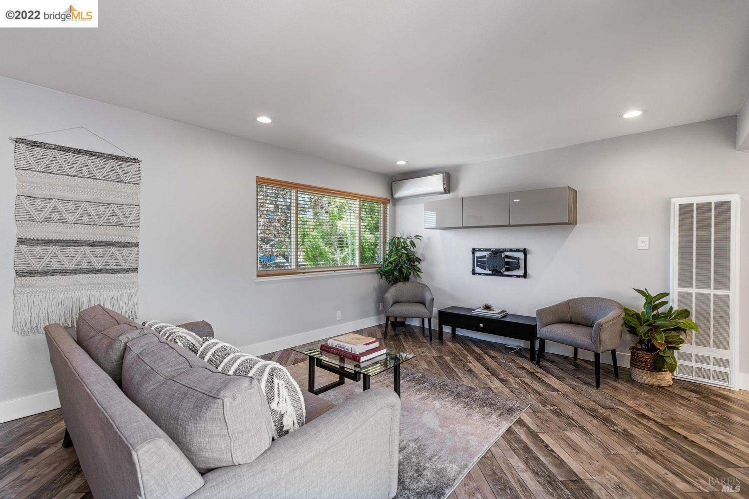 2021 Key Boulevard El Cerrito, CA 94530 - Photo 12 of 30 a living room with furniture and a window