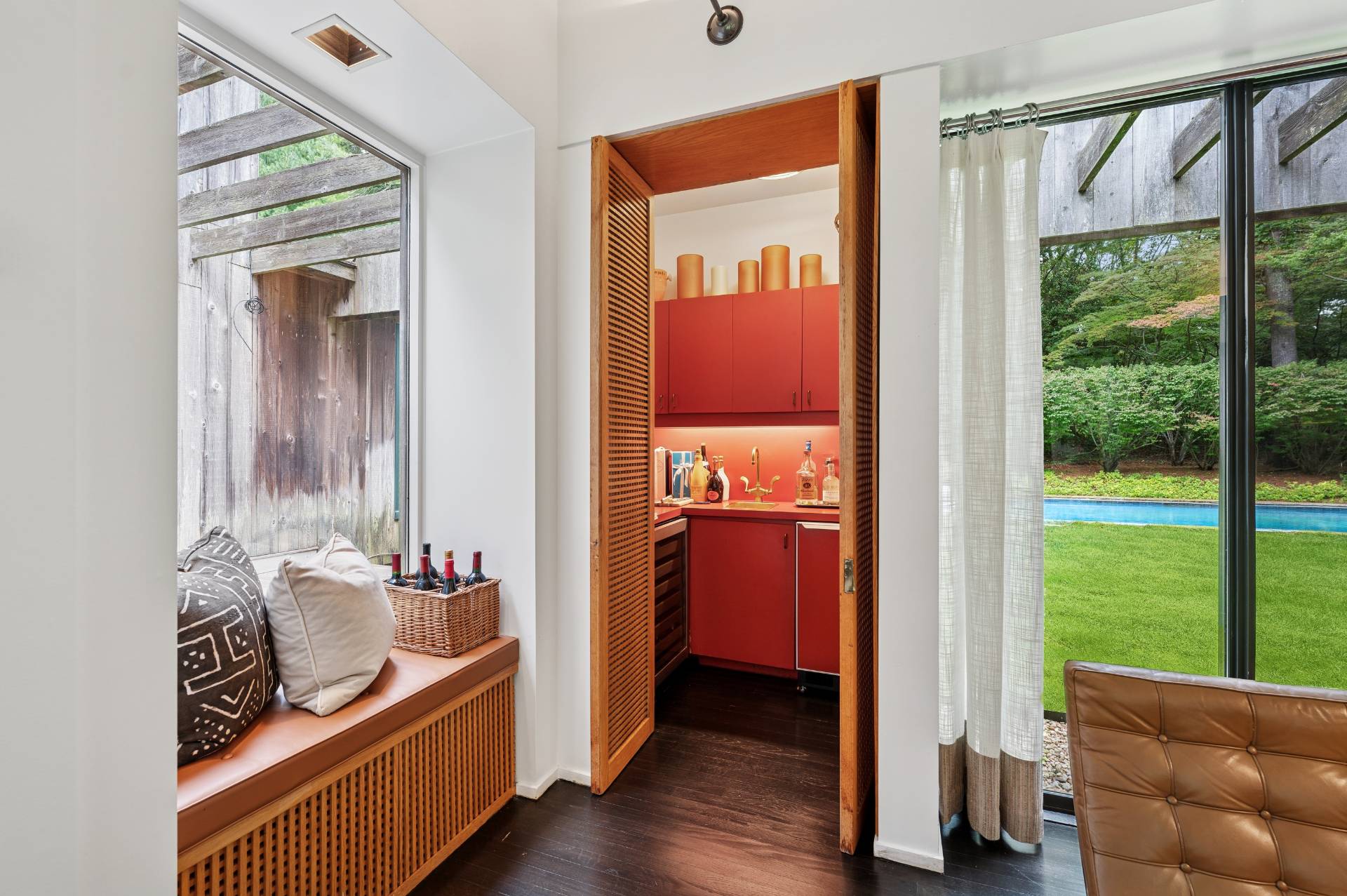 5 White Pine Road East Hampton, NY 11937 - Photo 10 of 33 Gallery Image 10