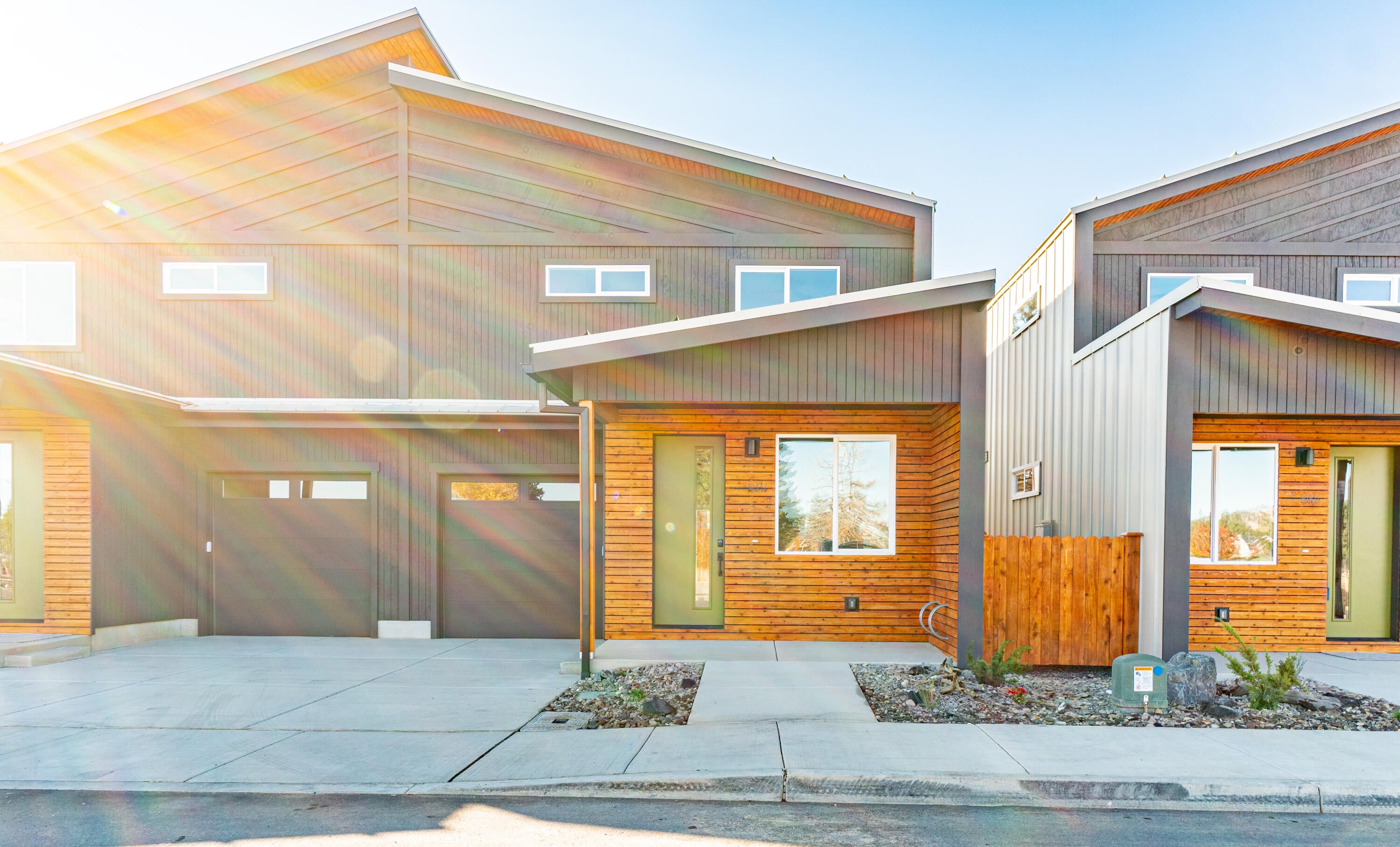 61646 Pettigrew Road, Unit 10 Bend, OR 97702 - Photo 3 of 22 5-print-Riley Visuals-7