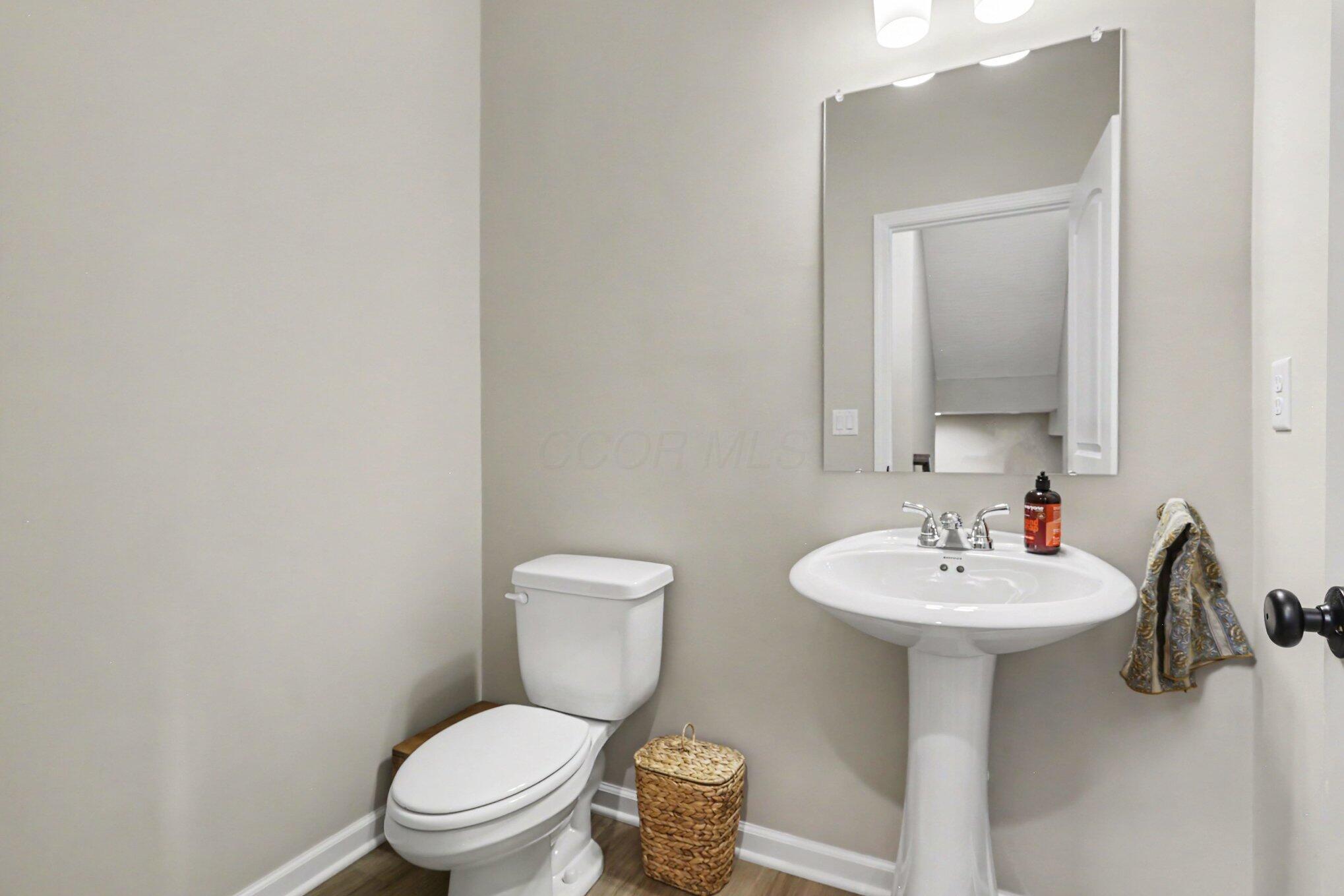 355 Cherry Hills Road Commercial Point, OH 43116 - Photo 21 of 58 1/2 Bath