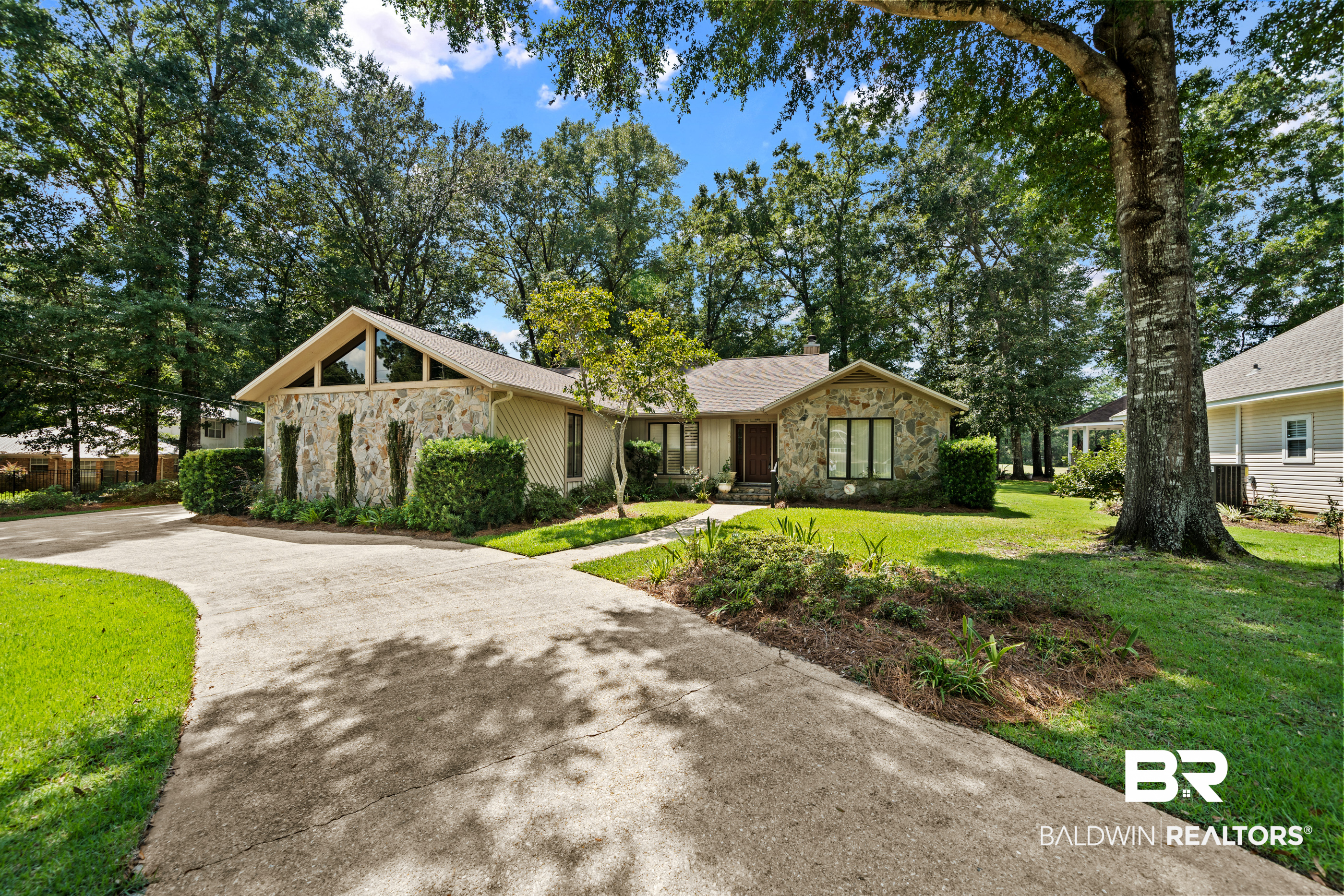 499 Ridgewood Drive Daphne, AL 36526 - Photo 2 of 43 Gallery Image 2