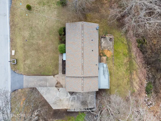 $279,900 | 809 West Ridgecrest Drive, Kingston, TN 37763