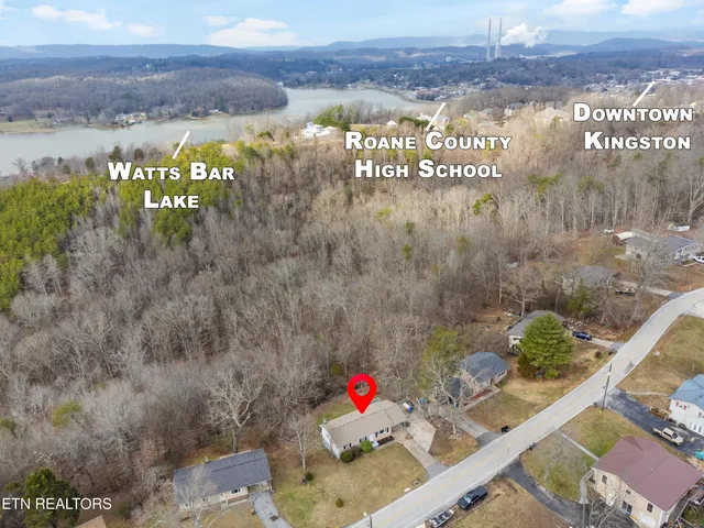 $279,900 | 809 West Ridgecrest Drive, Kingston, TN 37763