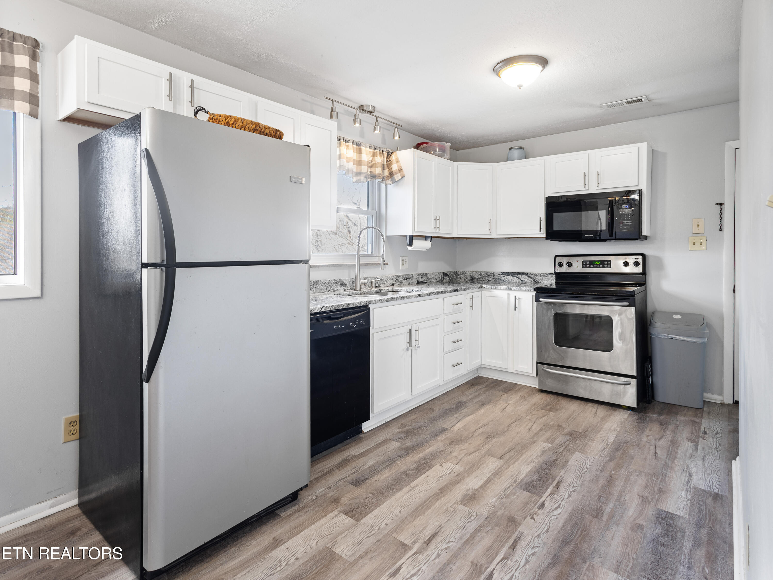 809 West Ridgecrest Drive Kingston, TN 37763 - Photo 23 of 45 A-23