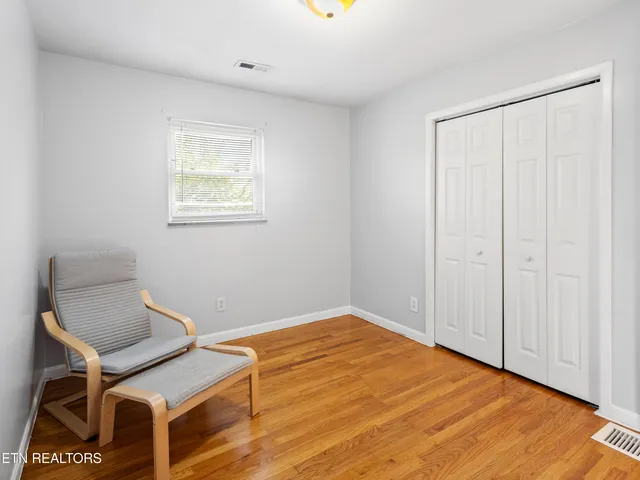 $279,900 | 809 West Ridgecrest Drive, Kingston, TN 37763