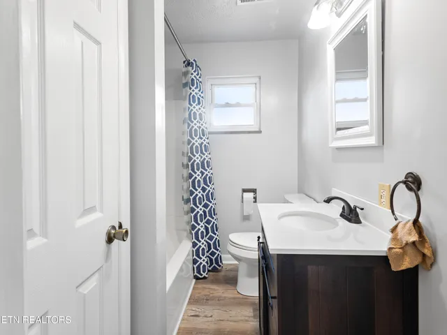 $279,900 | 809 West Ridgecrest Drive, Kingston, TN 37763