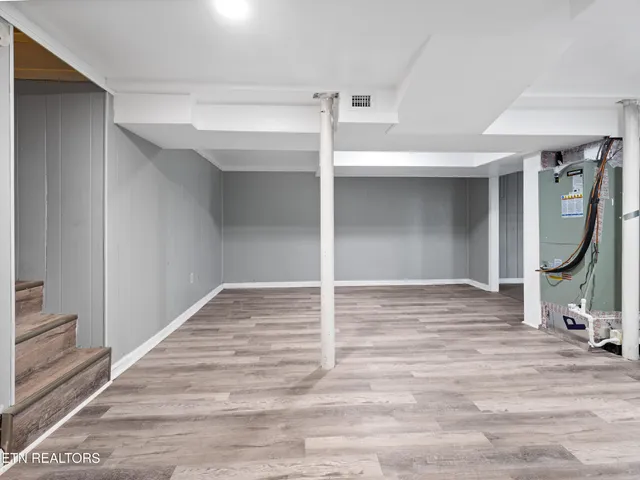 $279,900 | 809 West Ridgecrest Drive, Kingston, TN 37763