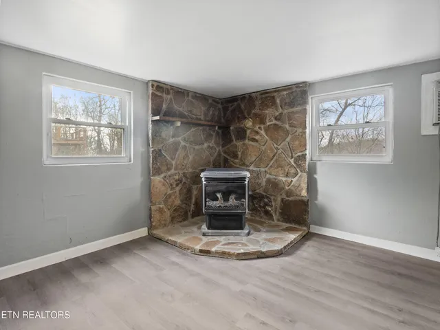 $279,900 | 809 West Ridgecrest Drive, Kingston, TN 37763