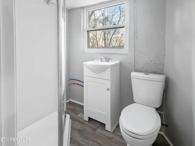 $279,900 | 809 West Ridgecrest Drive, Kingston, TN 37763