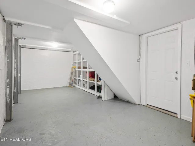 $279,900 | 809 West Ridgecrest Drive, Kingston, TN 37763