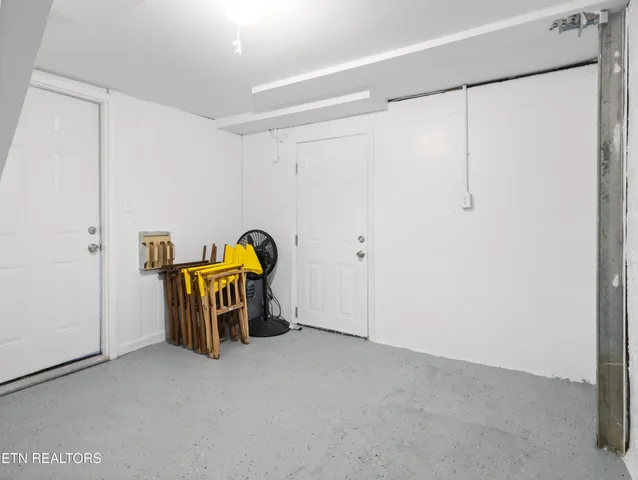 $279,900 | 809 West Ridgecrest Drive, Kingston, TN 37763