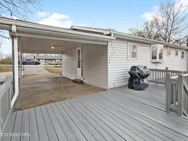 $279,900 | 809 West Ridgecrest Drive, Kingston, TN 37763