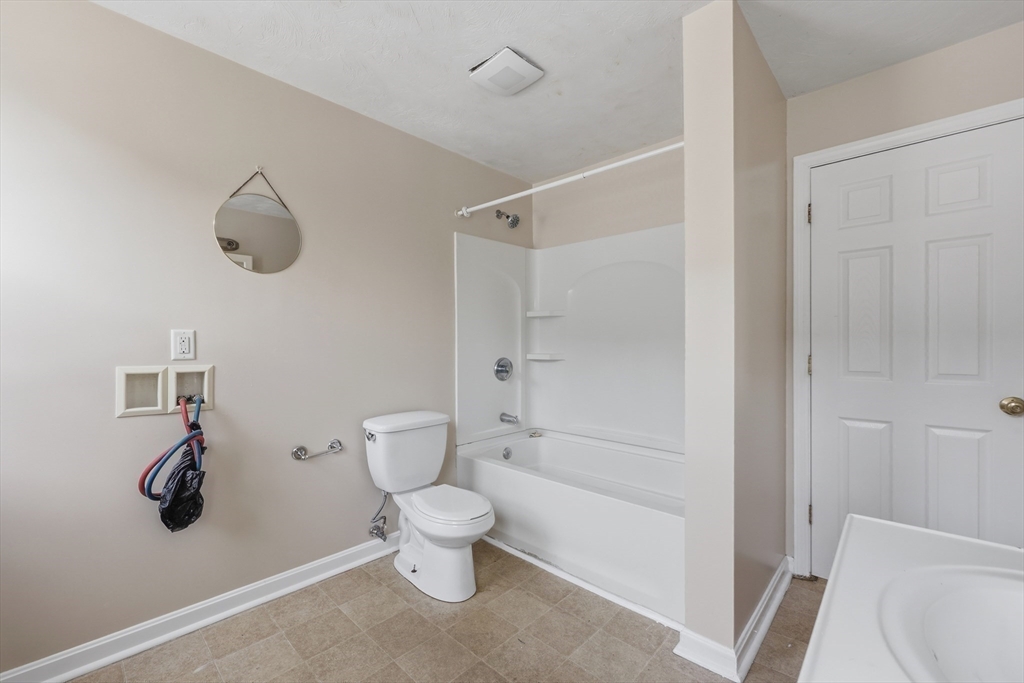 66 Upsala Street Worcester, MA 01607 - Photo 15 of 31