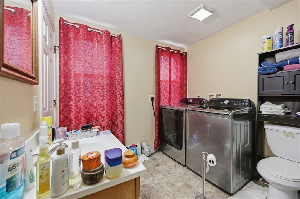 66 Upsala Street Worcester, MA 01607 - Photo 25 of 31