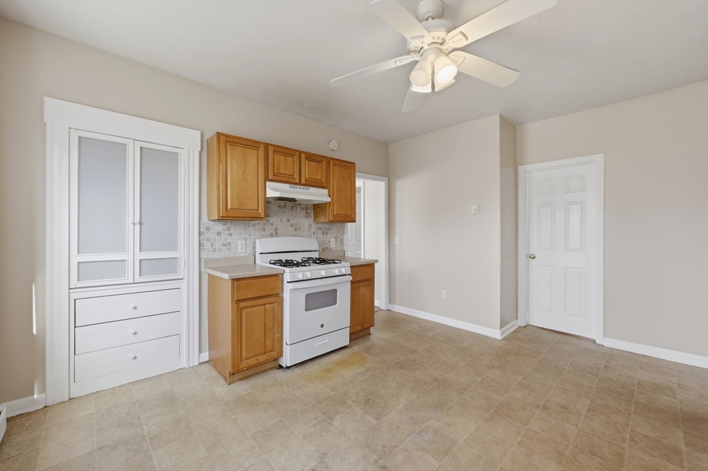 66 Upsala Street Worcester, MA 01607 - Photo 5 of 31