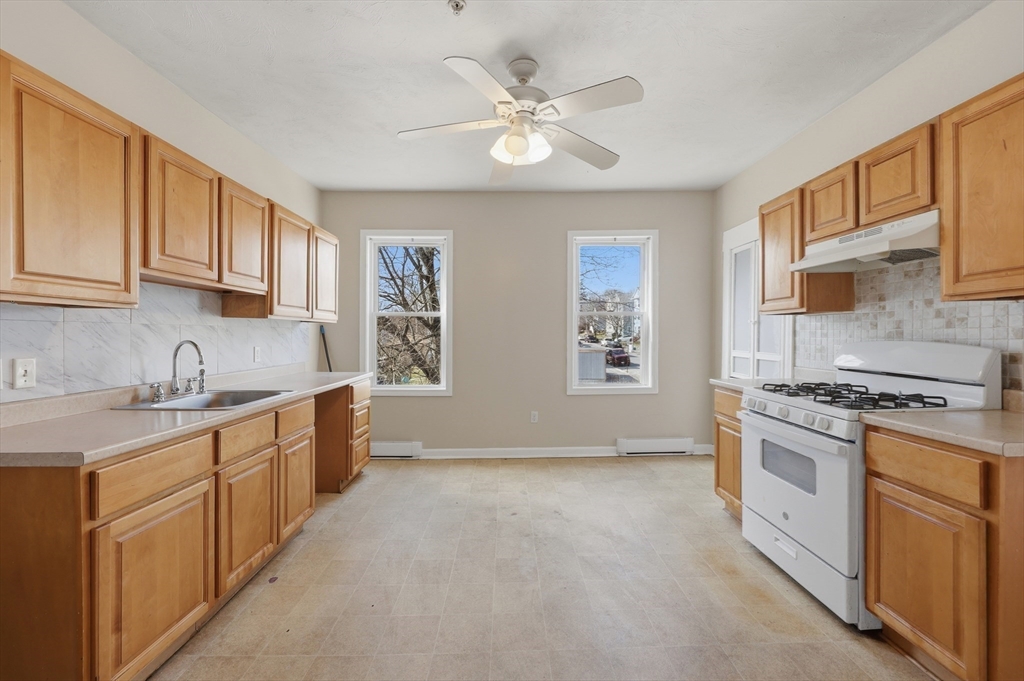 66 Upsala Street Worcester, MA 01607 - Photo 7 of 31