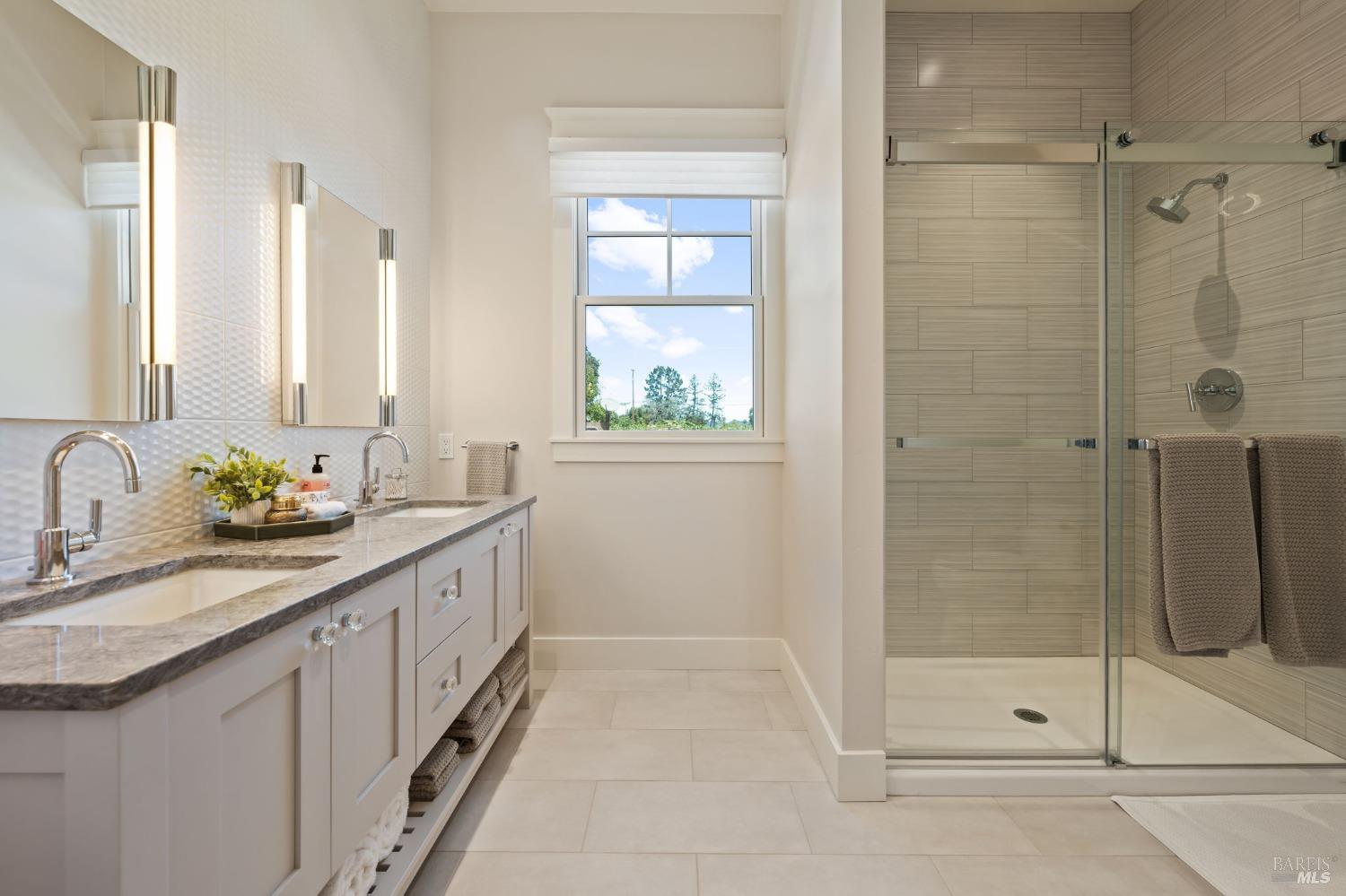 3140 Big Ranch Road Napa, CA 94558 - Photo 32 of 59 Guest bathroom