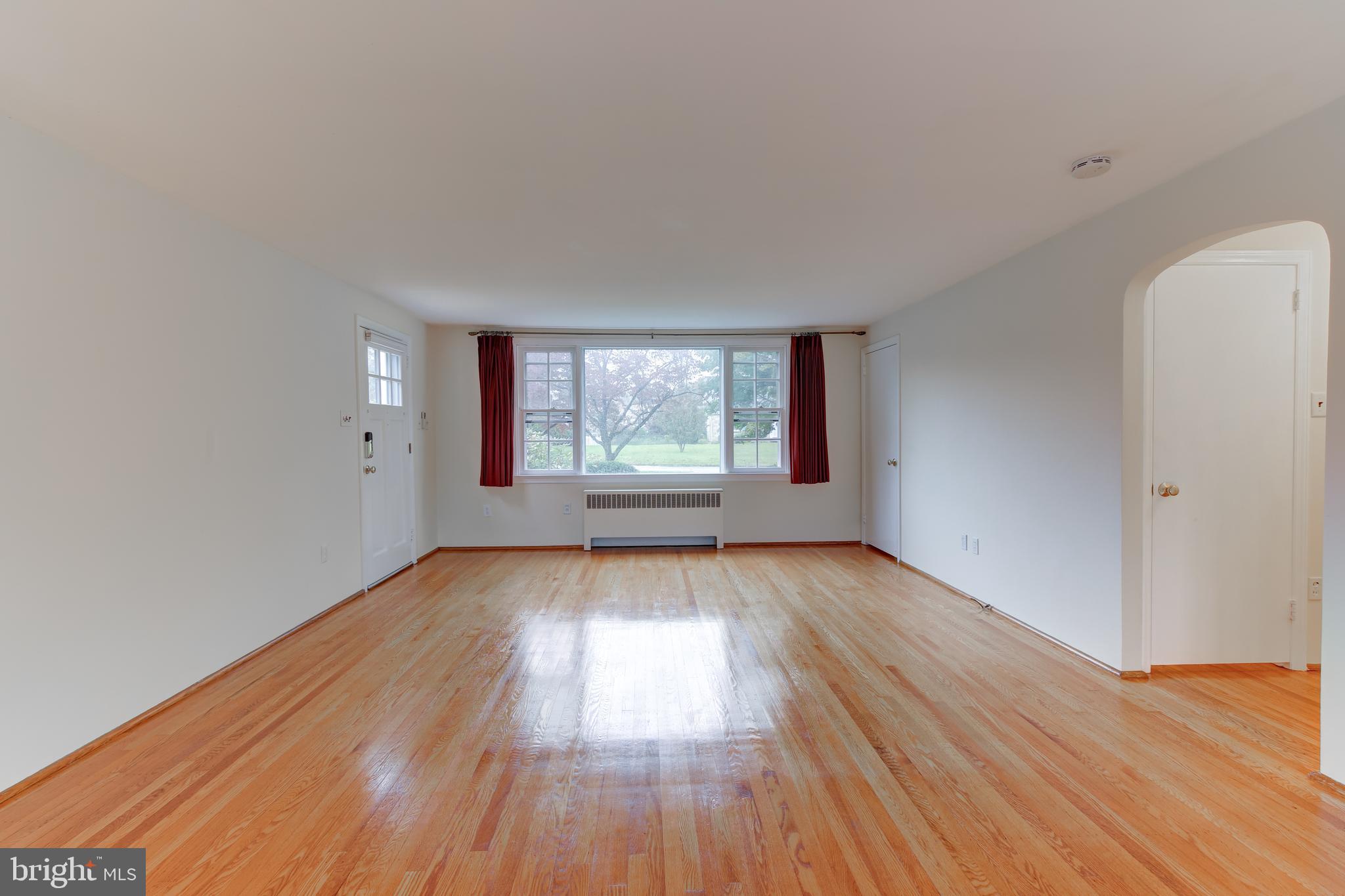 3434 Tyson Road Newtown Square, PA 19073 - Photo 16 of 70 Living Room