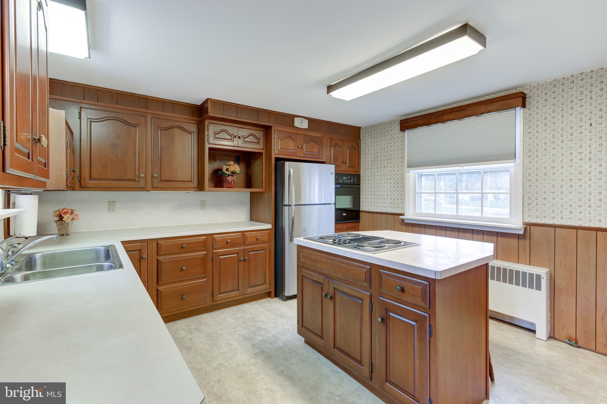 3434 Tyson Road Newtown Square, PA 19073 - Photo 25 of 70 Kitchen with island
