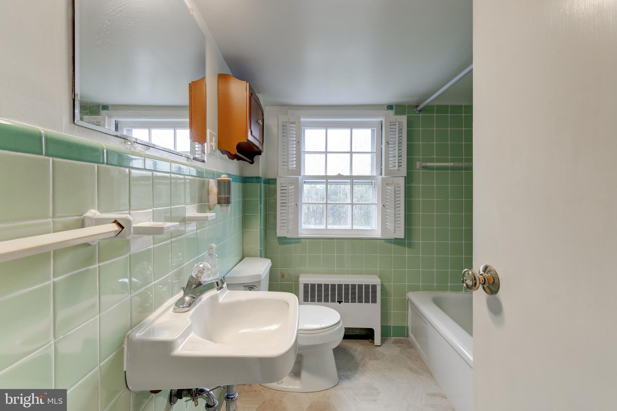 3434 Tyson Road Newtown Square, PA 19073 - Photo 47 of 70 Full bath # 2 on second floor
